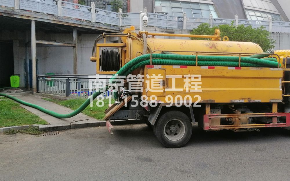 277建德商场隔油池吸污